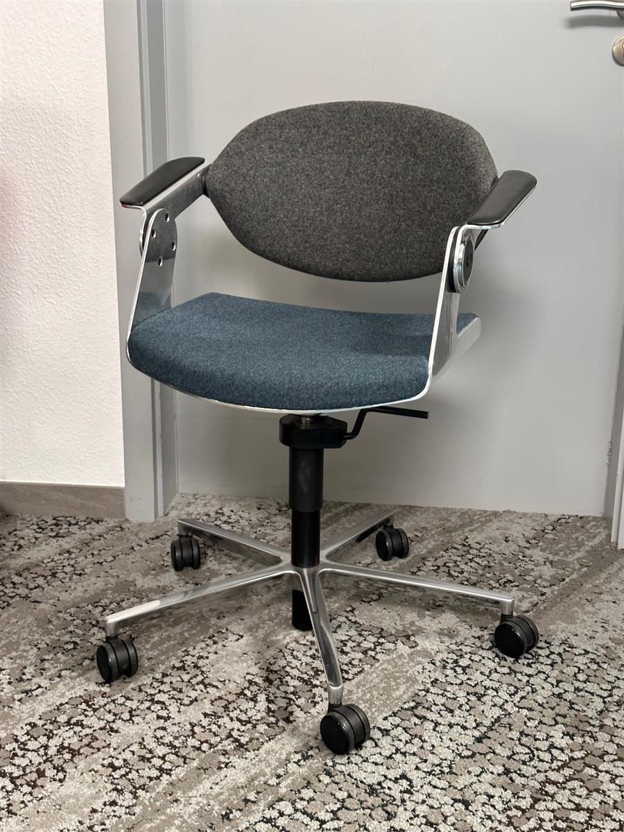 K+N Balance.Chair Steh- Sitz-Drehstuhl Ausstellungsstück 