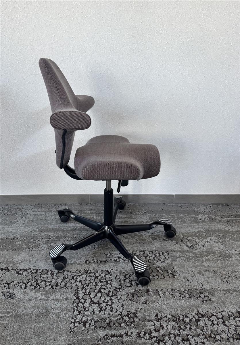 HAG Capisco 8106 Steelcut Trio3 276 Bürodrehstuhl Ausstellungsstück